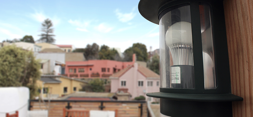 Programa de la ONU busca acelerar recambio total de ampolletas en Chile al 2020