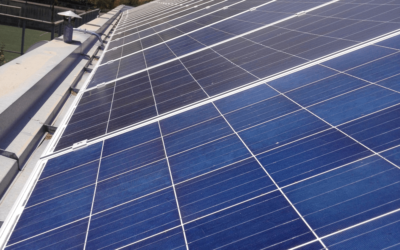 La energía solar entra a la sala de clases